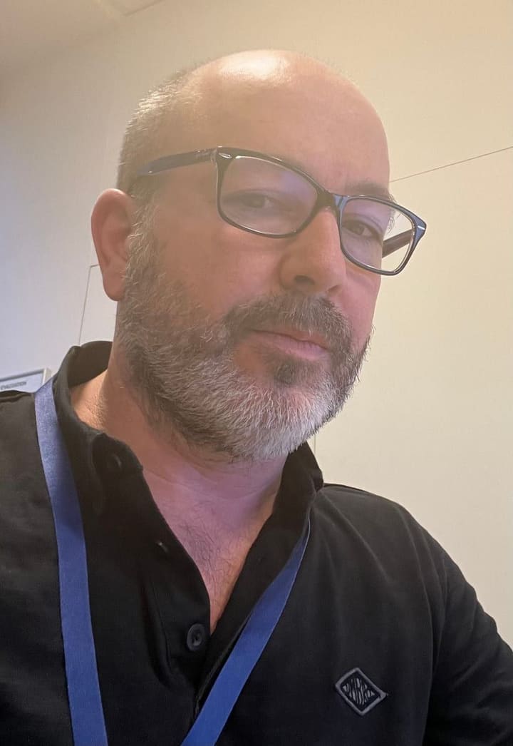 Profil von Mani